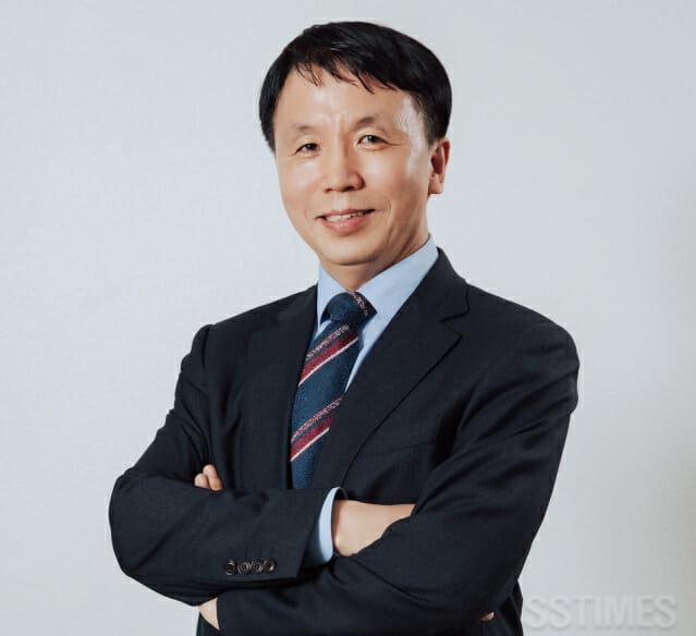 방효충 교수.jpg