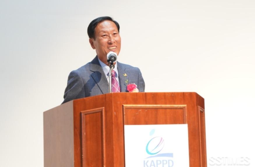강경환.jpg