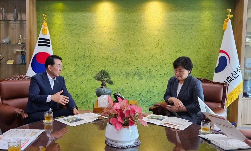 농림축산식품부 장관.jpg