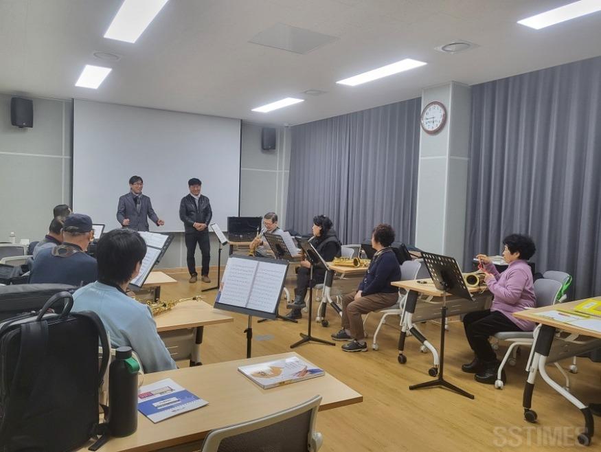 팔봉_문화복지회관.jpg