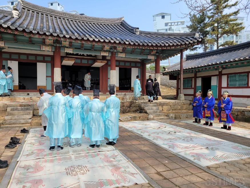 서산향교3.jpg