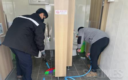 동문1_공중화장실.jpg