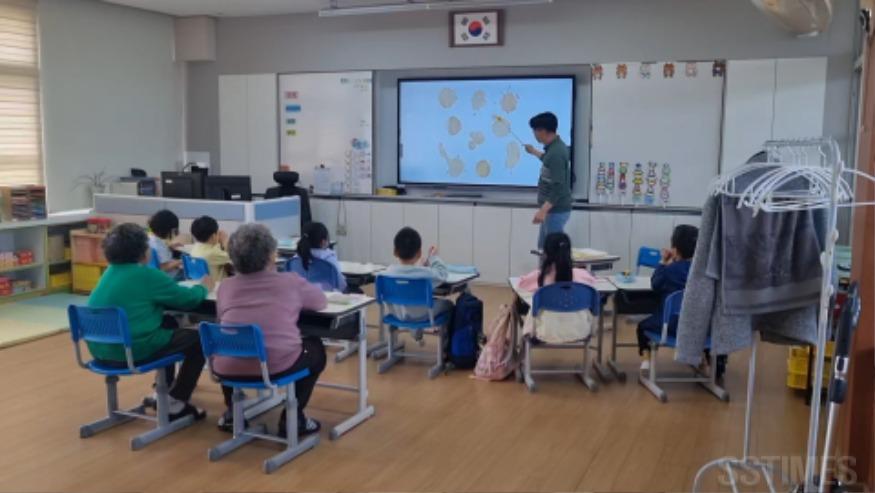 할머니 학교가유2.jpg