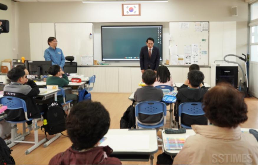 할머니 학교가유3.jpg