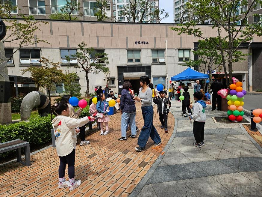 동문1_동아더1.jpg