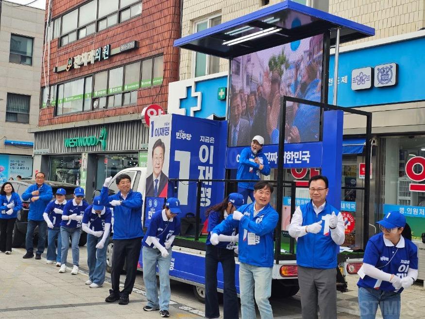 민주2.jpg