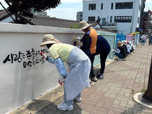 동문1_벽화2.jpg